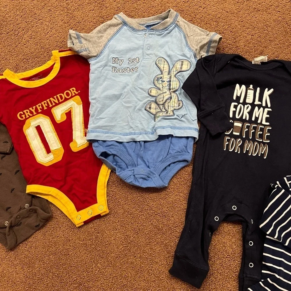 Bundle of 17 Boys Clothing Pieces Size 6-9 Months Pajamas, Tops, Onesies, Pants